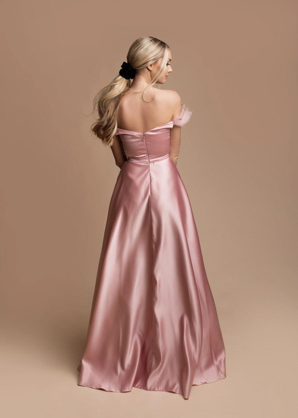 Elegantiška vakarinė suknelė
