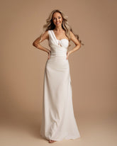 Ilga balta vakarine suknele