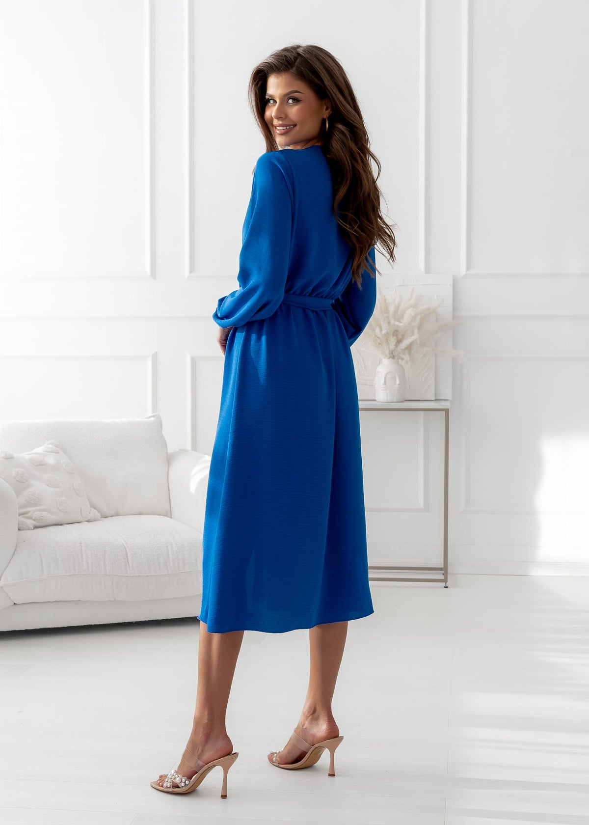 Vidēja garuma kleita