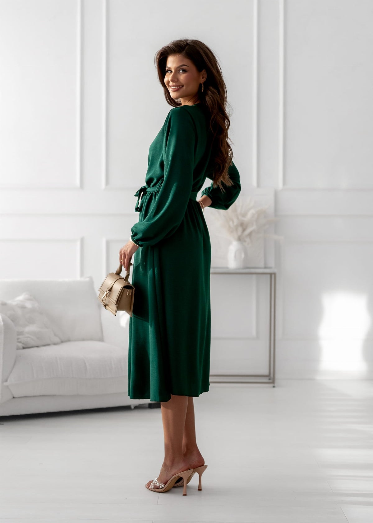 Vidēja garuma kleita