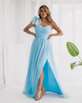 Eleganta vakarkleita