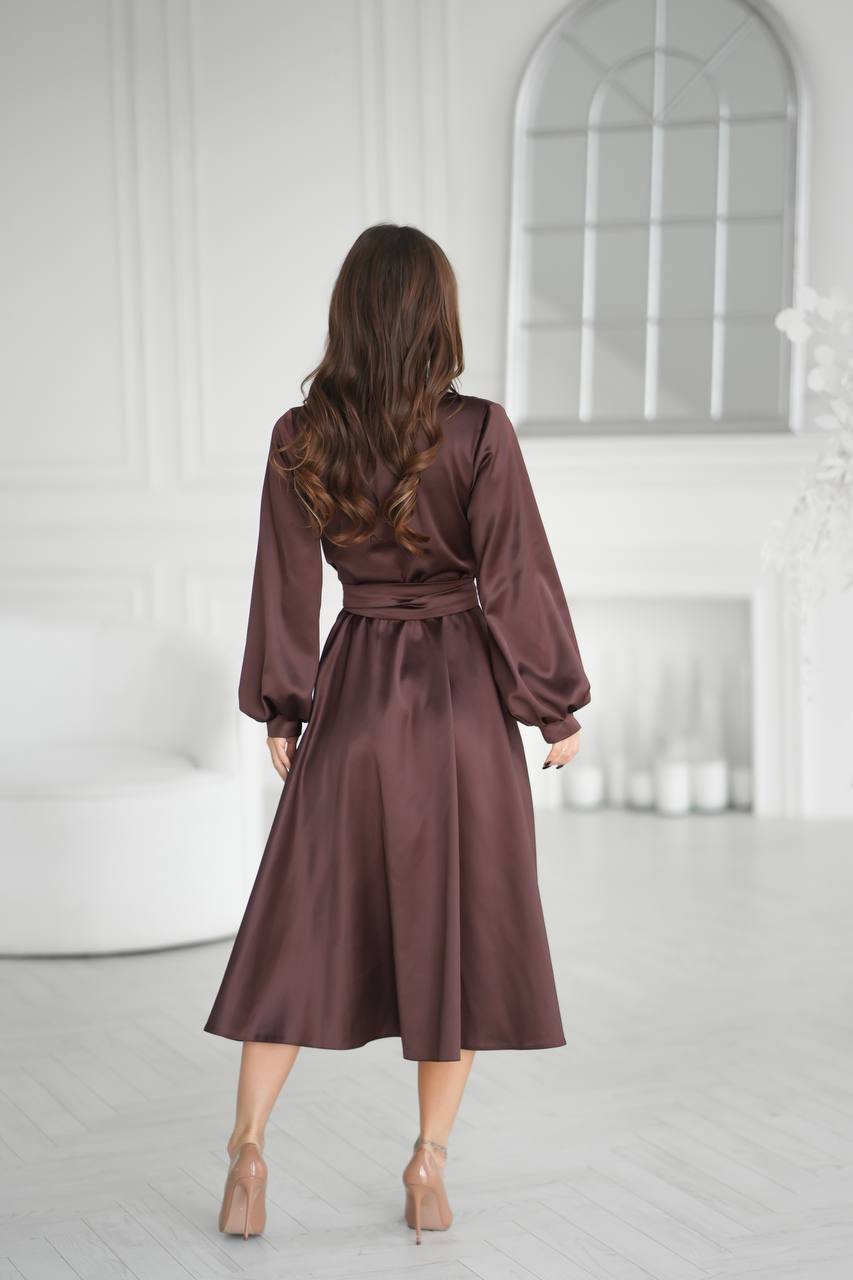 Atlasa svētku kleita