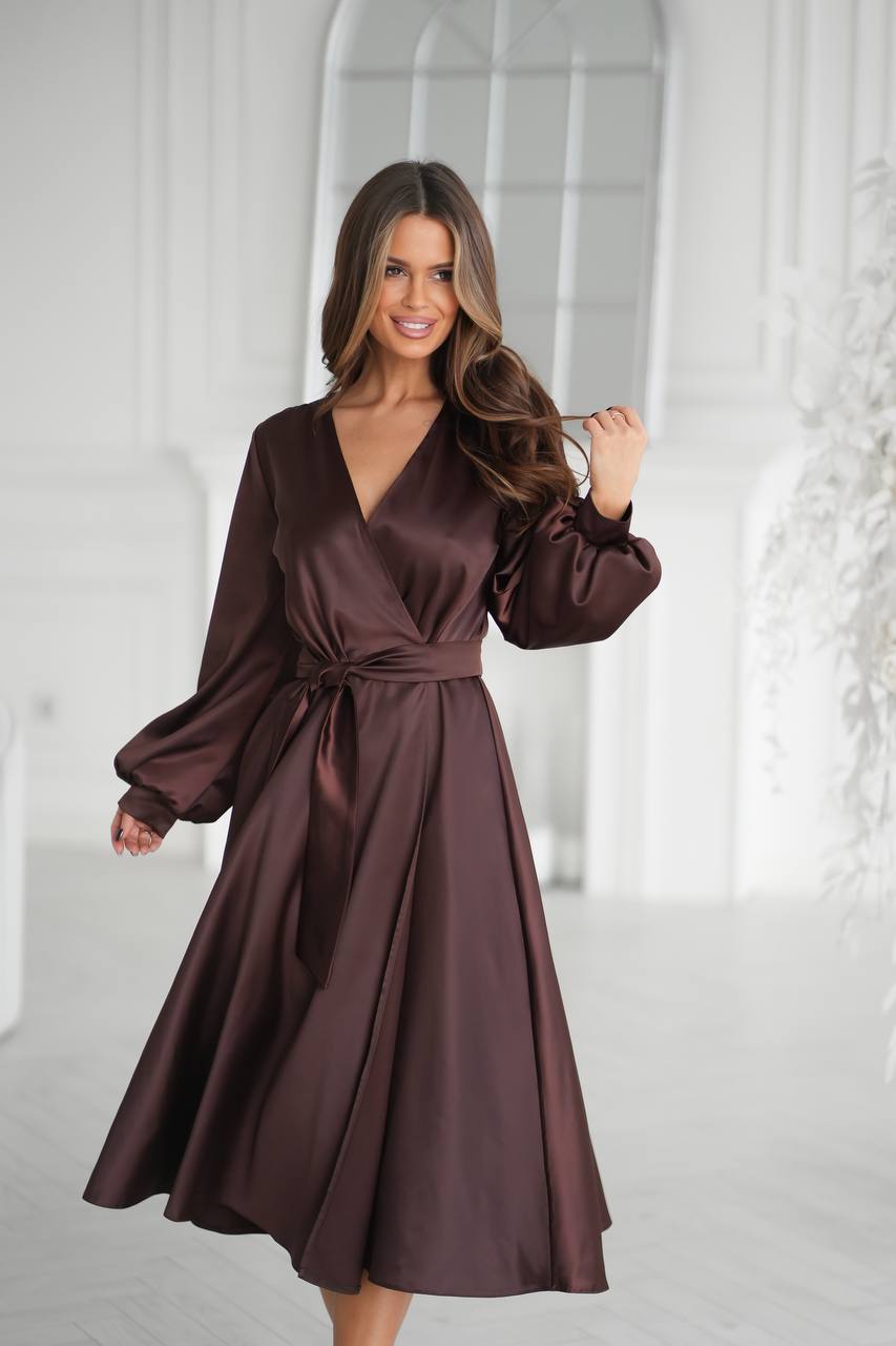 Atlasa svētku kleita