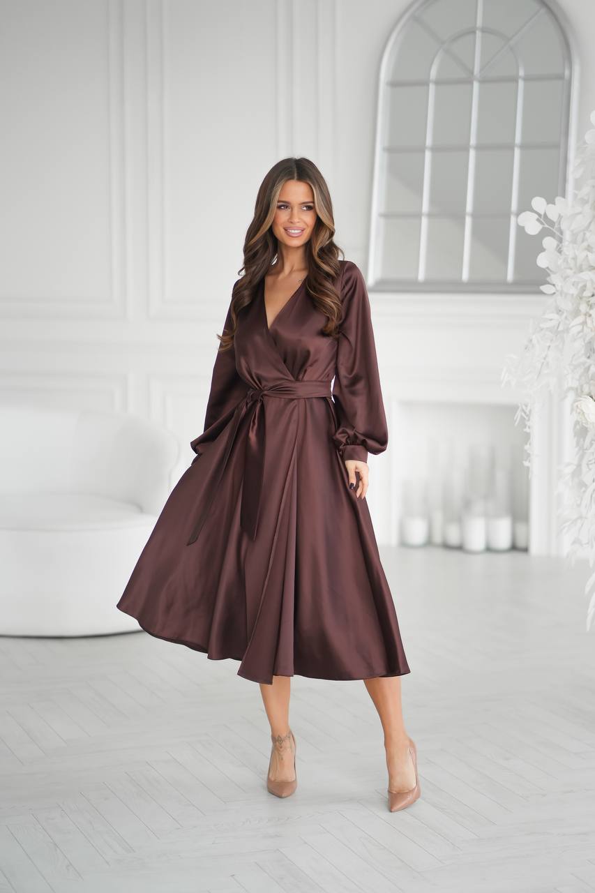 Atlasa svētku kleita