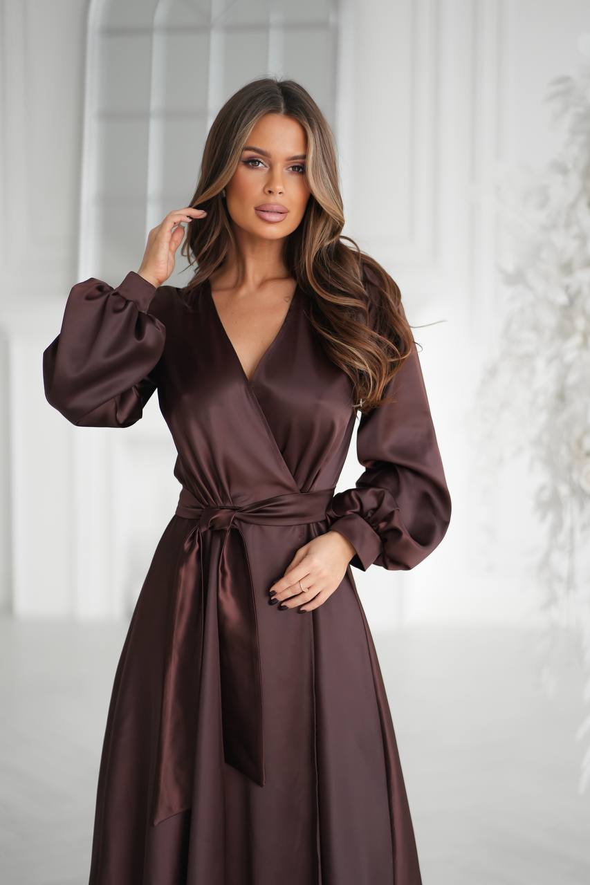 Atlasa svētku kleita