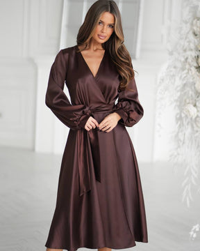 Atlasa svētku kleita