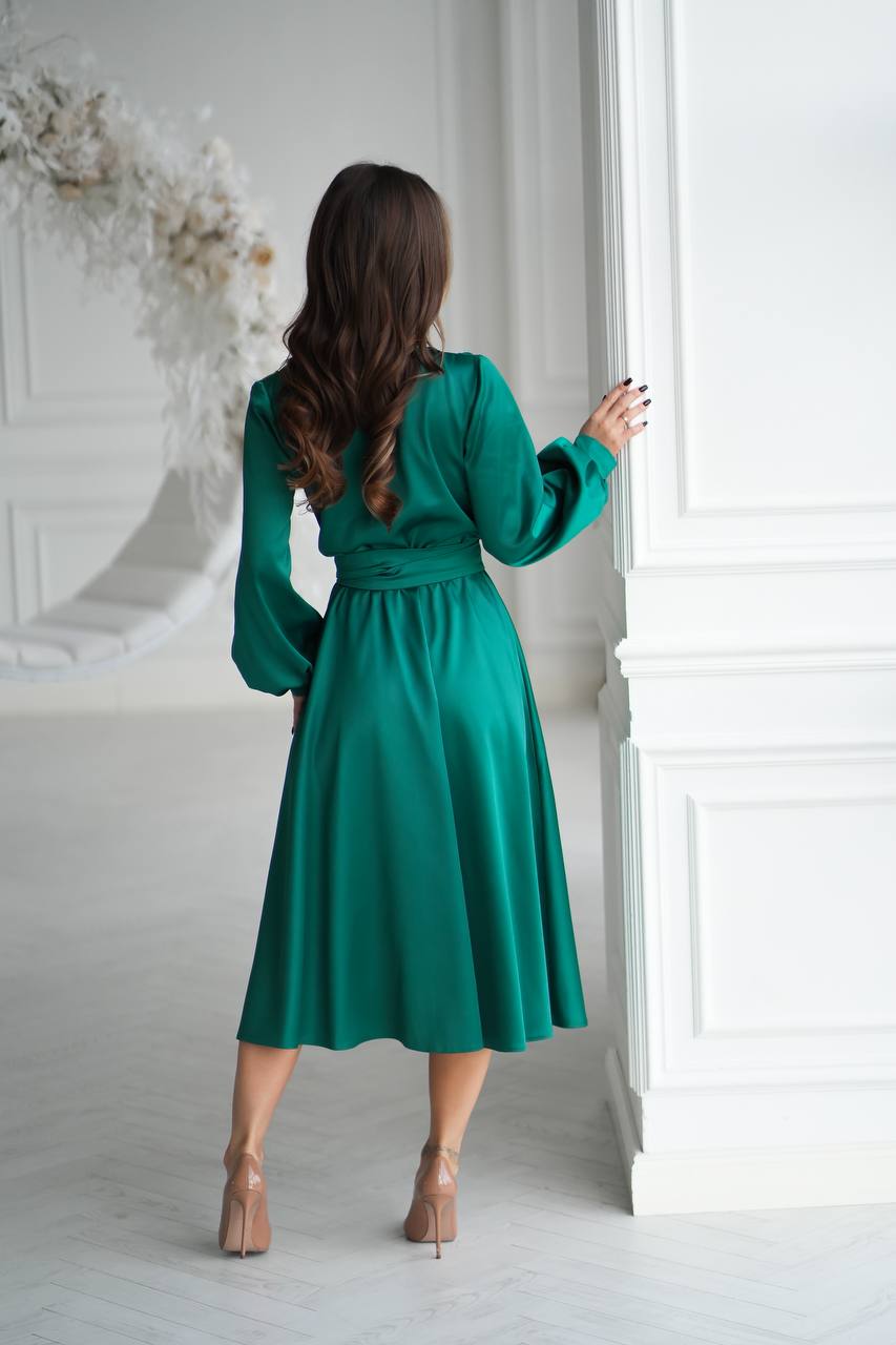 Atlasa svētku kleita