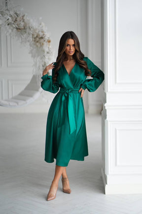 Atlasa svētku kleita