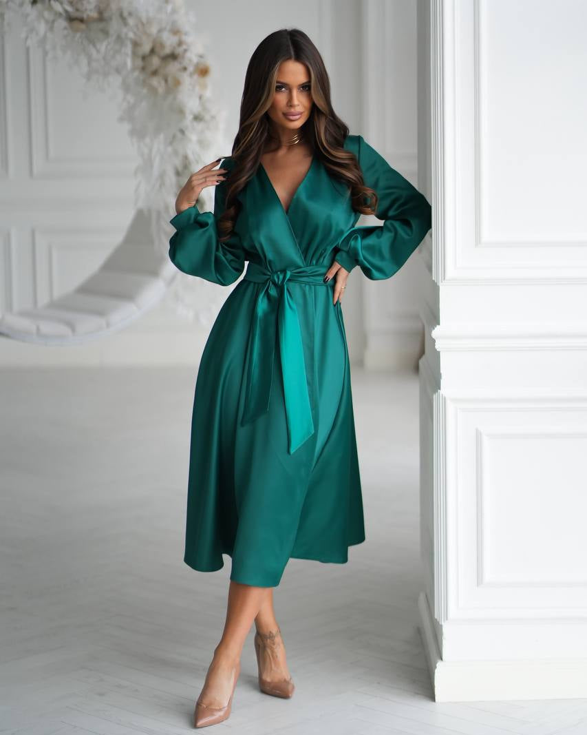 Atlasa svētku kleita