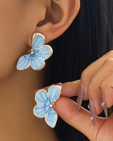 Komplektas (auskarai + karoliai)