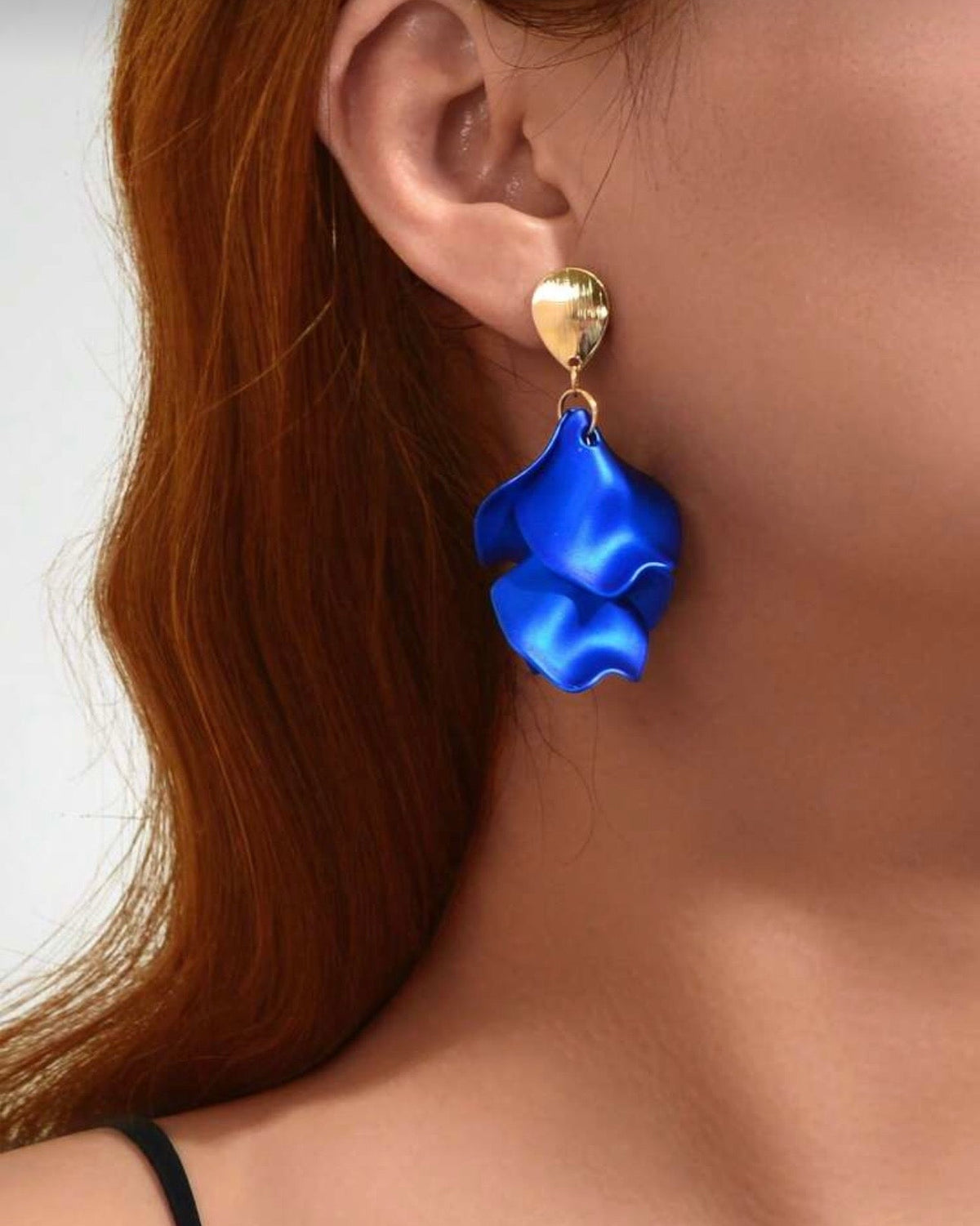 Komplektas (auskarai + karoliai)