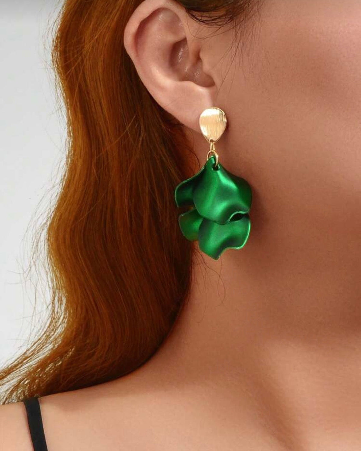 Komplektas (auskarai + karoliai)