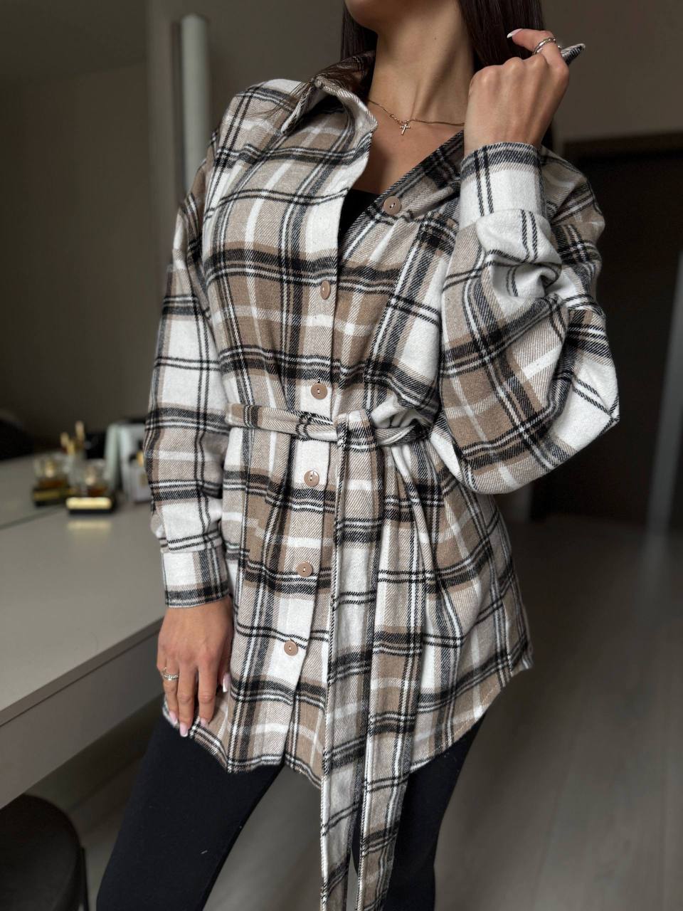 Rūtains krekls ar jostu