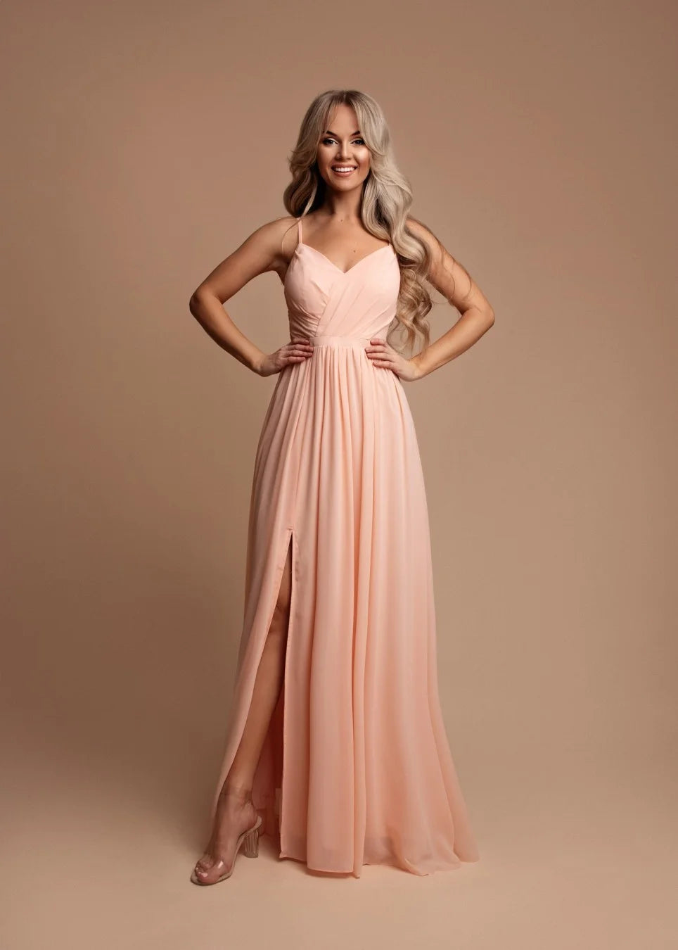Ilga šviesiai rožinė vakarinė suknelė