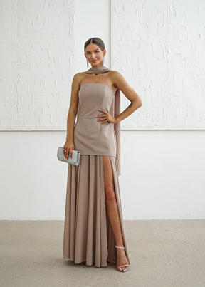 Eleganta vakarkleita