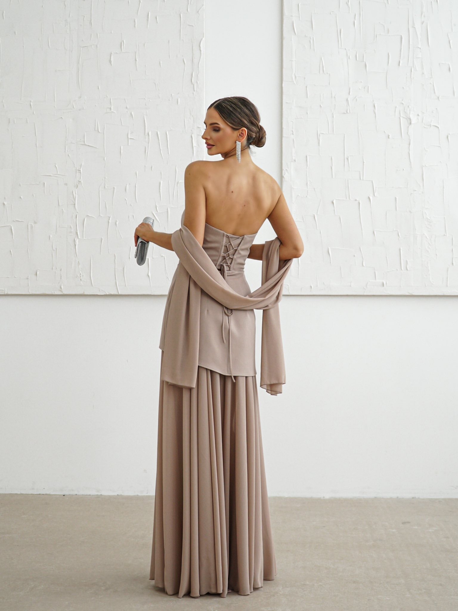 Eleganta vakarkleita