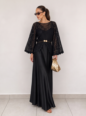 Eleganta maxi kleita ar mežģīņu augšdaļu un jostu