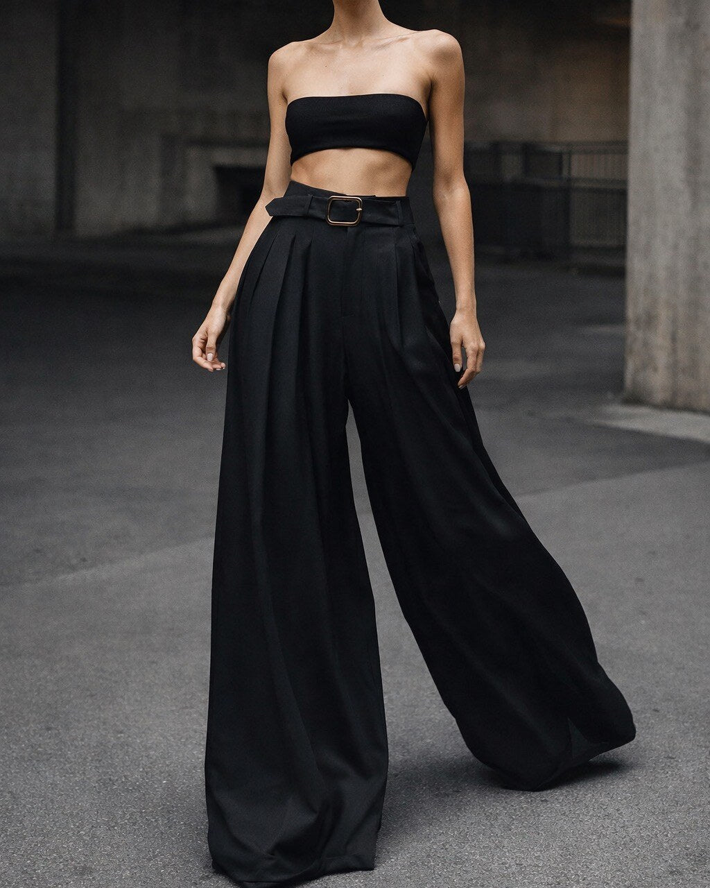 Platas bikses ar jostu